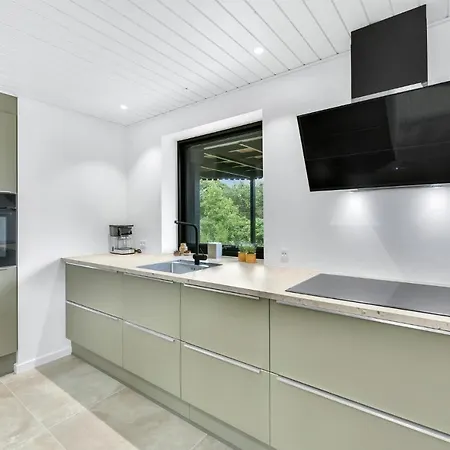 Three-bedroom Holiday In Dom wakacyjny *