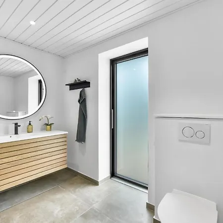 Three-bedroom Holiday In Blåvand