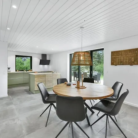 Three-bedroom Holiday In * Blåvand
