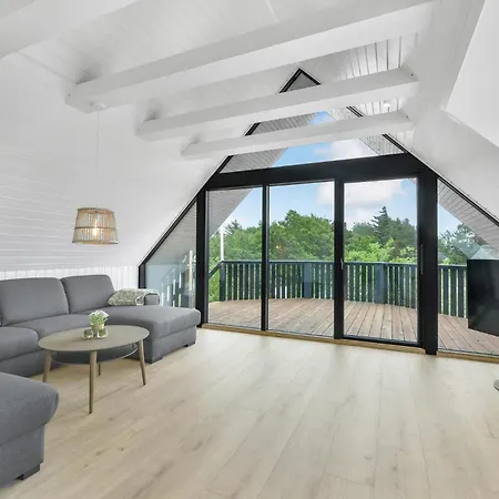Three-bedroom Holiday In Blåvand